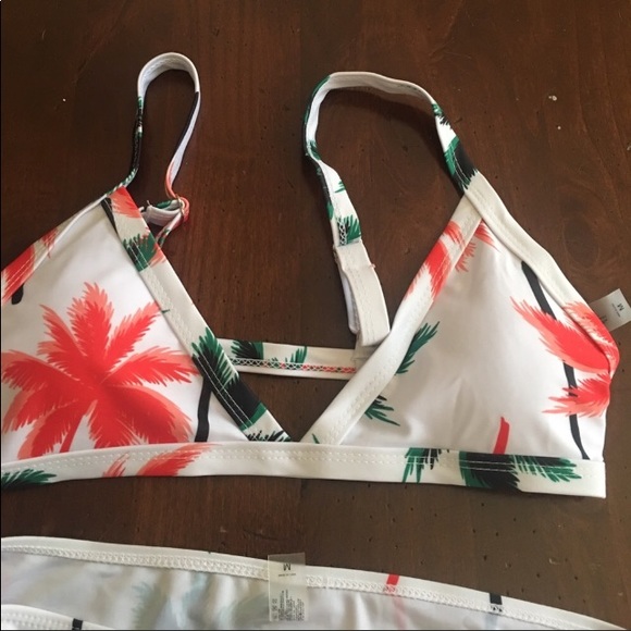 Two piece bikini - Picture 2 of 4